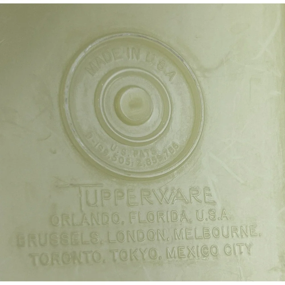 Tupperware vintage 587